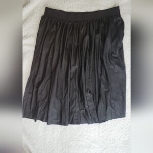 Torrid size 4x midi PU pleated skirt